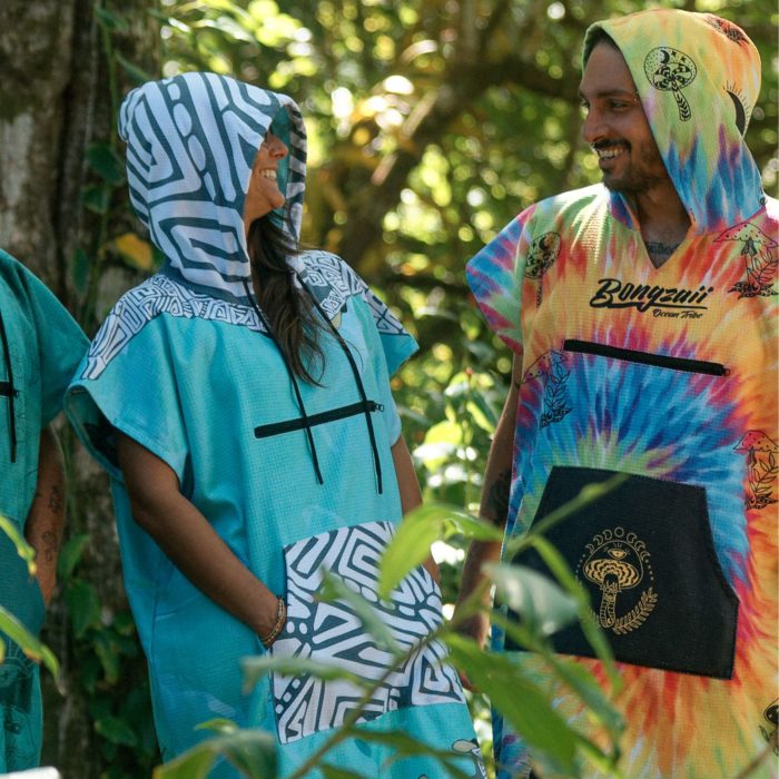 BONG-PONCHO-ADULT-NO-SLEEVES-POP-STINGRAY - Image 6