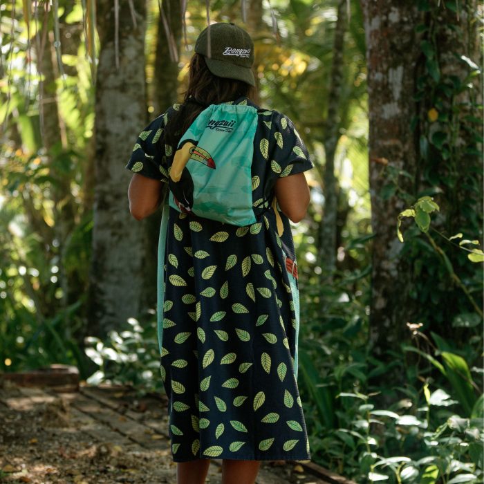 BONG-PONCHO-ADULT-NO-SLEEVES-TUCAN-LIFF - Image 4