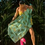 BONG-TRAVEL-TOWEL-TUCAN-LIFF - Image 2